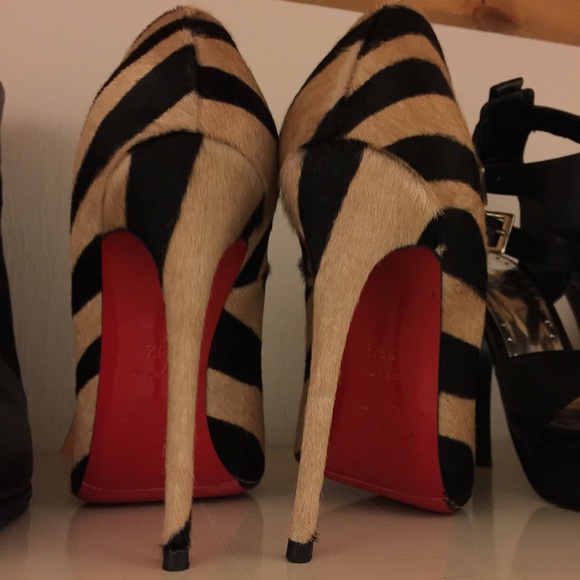 💋PM EDITOR SOLD💋Auth Christian Louboutin So Kate - Picture 4 of 4