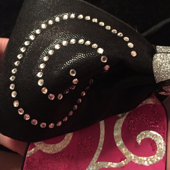 Cheer bow - Picture 2 of 4