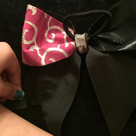 Cheer bow - Picture 4 of 4