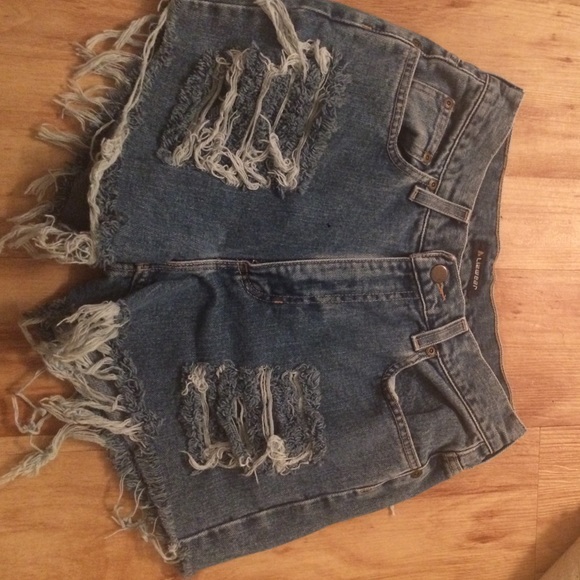 Distressed high waist shorts