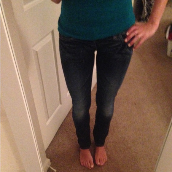 Guess jeans with skull on back pocket