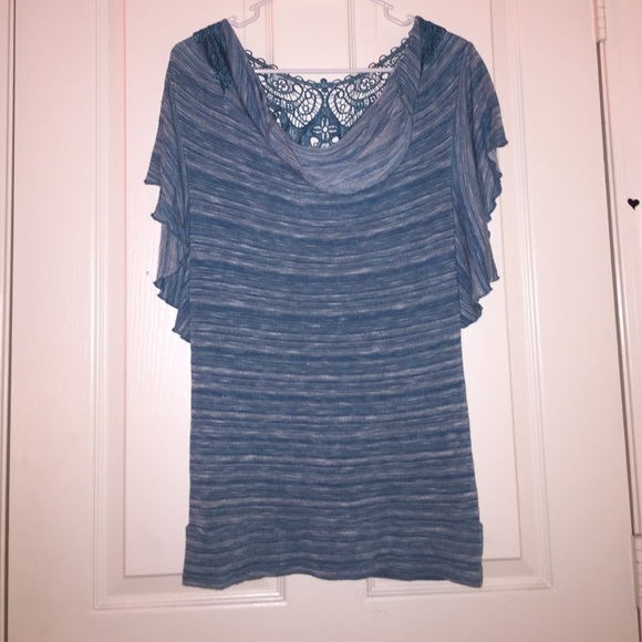 Marbled blue-and-white very cute T-shirt!