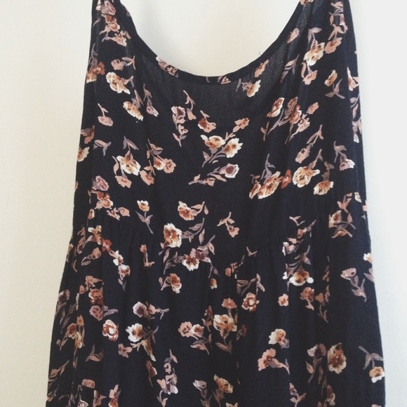 Brandy Melville Jada dress - Picture 2 of 4