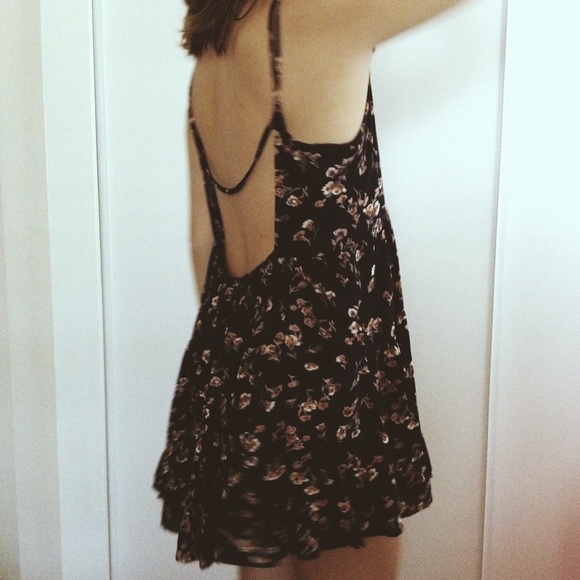 Brandy Melville Jada dress - Picture 4 of 4