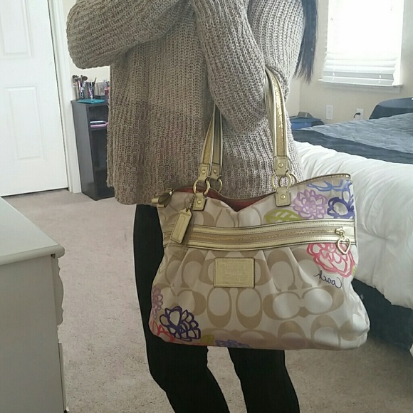 Authentic  Coach Poppy Tote Bag