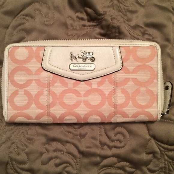 COACH Wallet - Picture 1 of 4