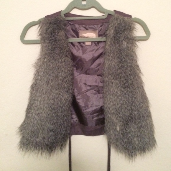 Forever 21 Tops - Fur vest