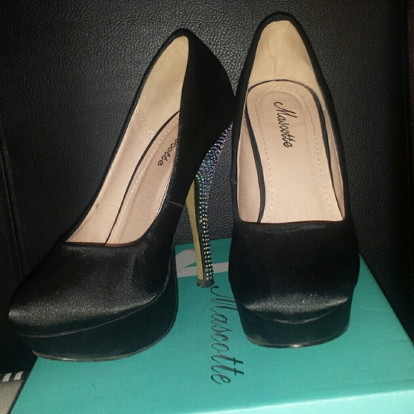 SOLD High heels - Picture 4 of 4