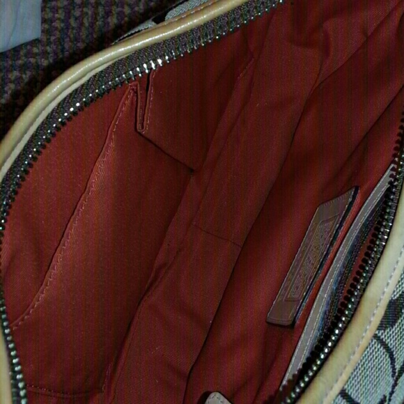 Authentic Coach signature khaki bag - Picture 3 of 4