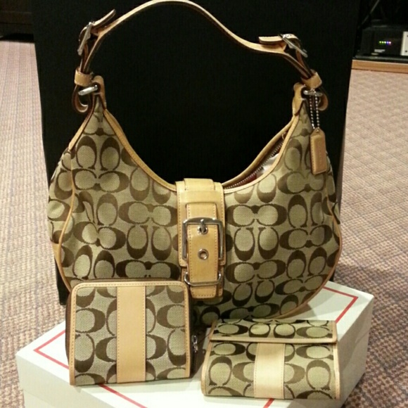 Authentic Coach signature khaki bag - Picture 4 of 4
