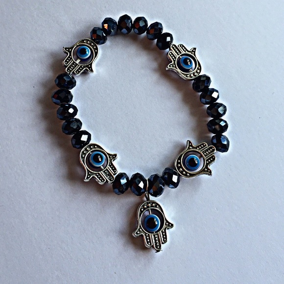 ❗️🚫SOLD❗️Iridescent Evil Eye Bracelet - Picture 2 of 2