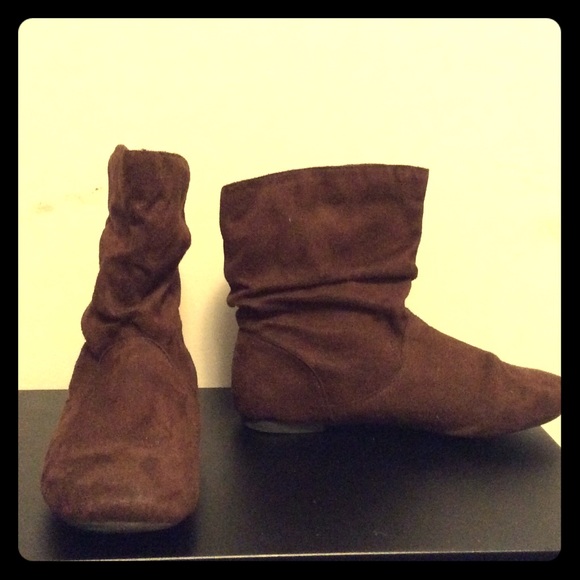 Brown Rue 21 boots