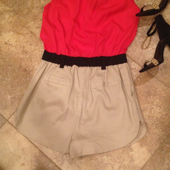 ❤️❤️Romper❤️❤️ - Picture 3 of 3