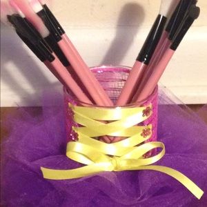 Tutu Makeup Holder