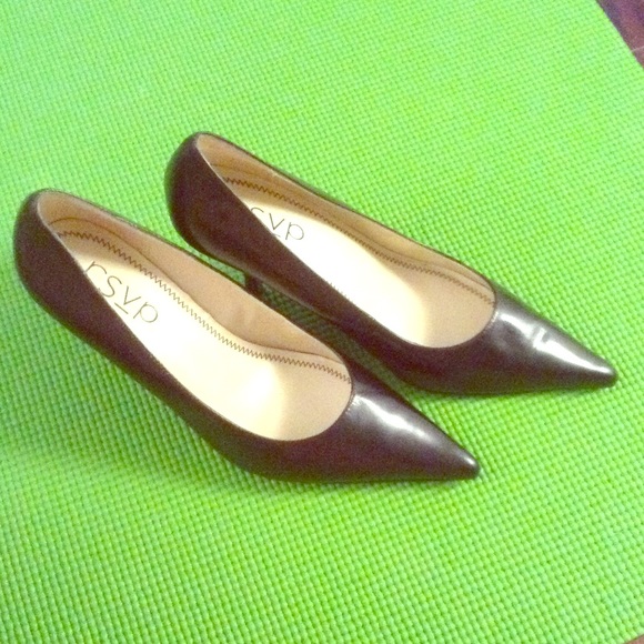 Black pumps size 8.5