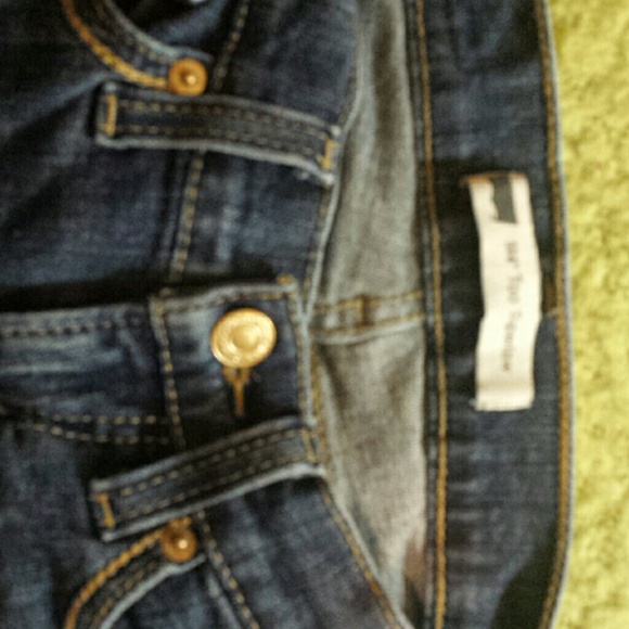 Levi's skinny jeans,  medium wash. - Picture 3 of 4