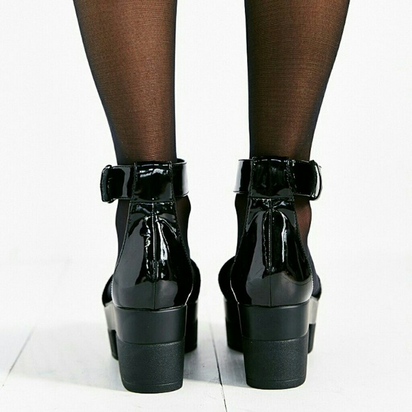 ---SOLD--- 🎉HOST PICK🎉 Weekend Wear Party! - Picture 3 of 4