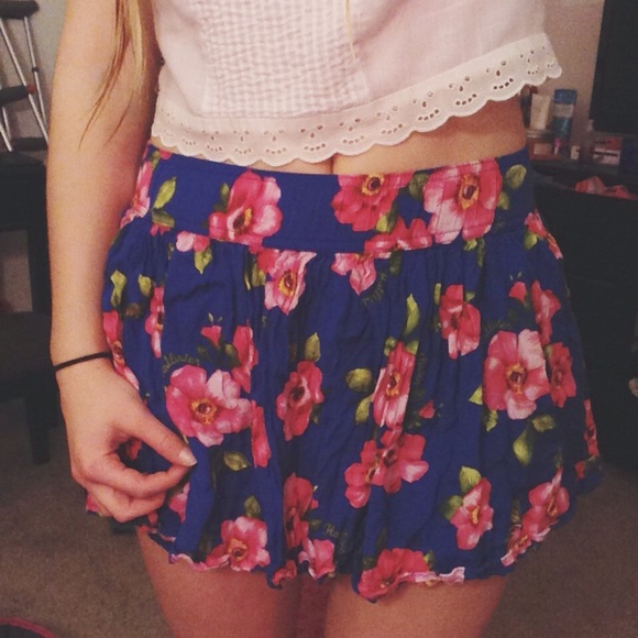 Floral Hollister Circle Skirt Size Small - Picture 2 of 2
