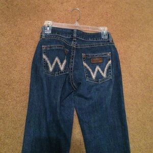 Brand new wrangler women's  jeans with patch