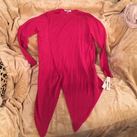 Sweater. DKNY Fuschia