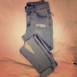 NWT Boyfriend Ripped Jeans