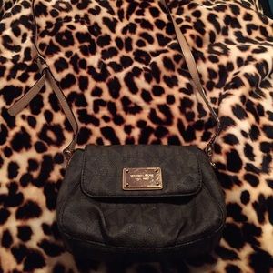 **Bundle**Authentic Michael Kors Cross body purse