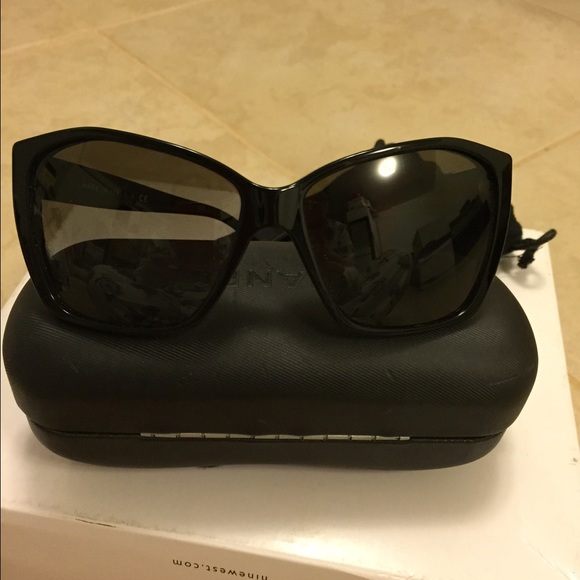 Sunglasses - Picture 2 of 4