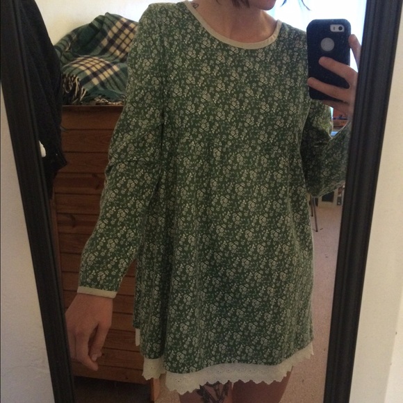 Floral Babydoll green dress with button up back