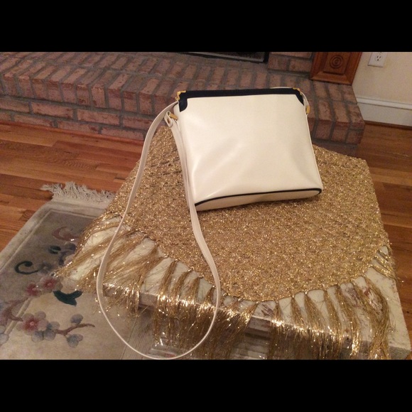 Gucci shoulder strap purse - Picture 2 of 5