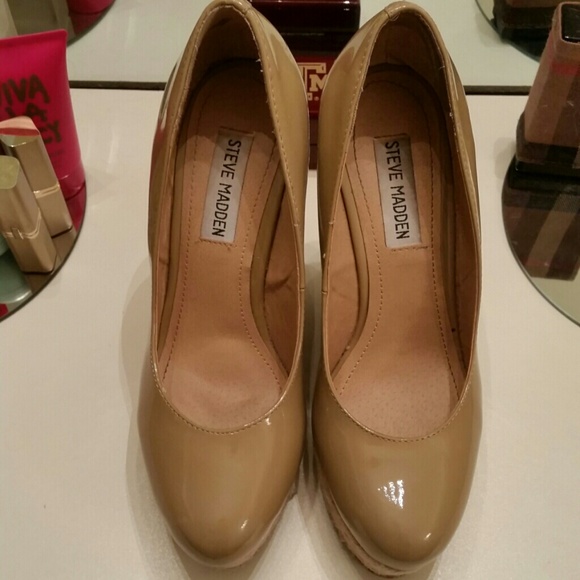 Steve Madden Nude Wedges - Picture 2 of 3