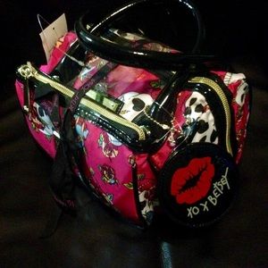 Betsey Johnson NWT Travel Set