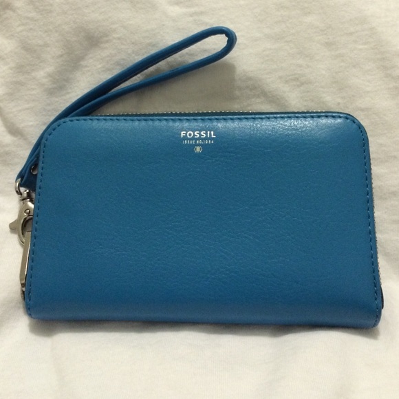 Fossil tech wallet