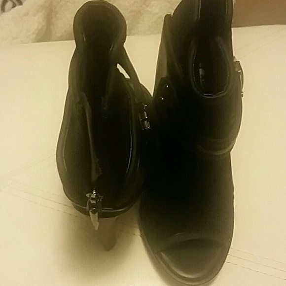 Sam Edelman sharp black shoe 6.5 - Picture 4 of 8