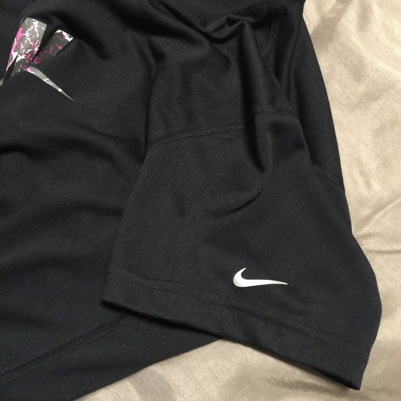 Women's Nike running Tee - Picture 3 of 4