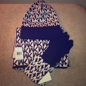 Michael Kors Beanie Scarf Gloves Set