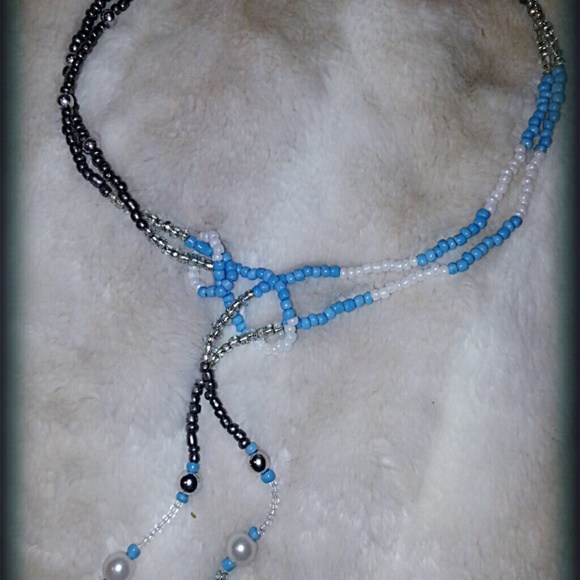 Beaded choker the extra lays on chest - Picture 2 of 2