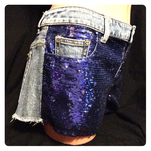 🚫SOLD🚫Victoria's Secret Sequence Cut-Offs shorts