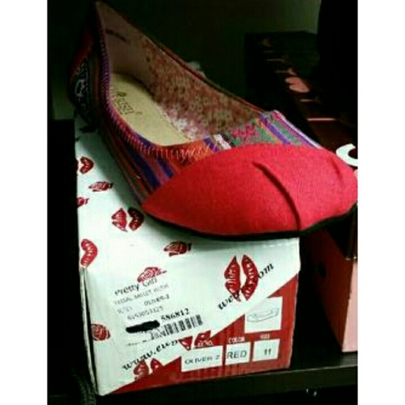 Casual flats
