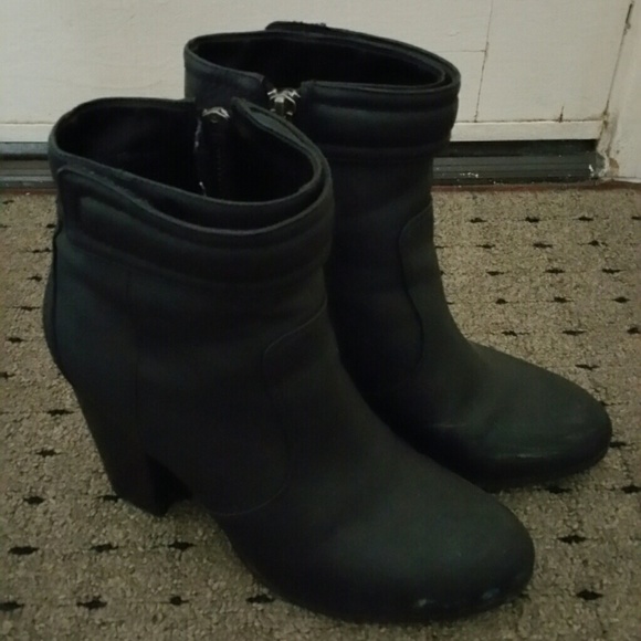 SOLD 🎉 Black Faux Leather Boots