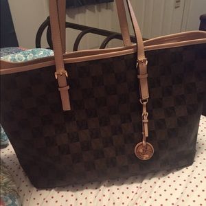 Michael Kors jet set large tote brand new.