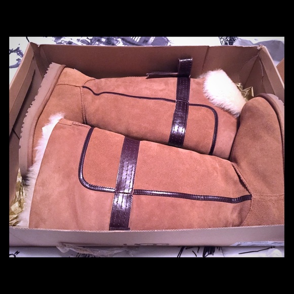 Authentic tall Oprah's favorite pic UGG boots