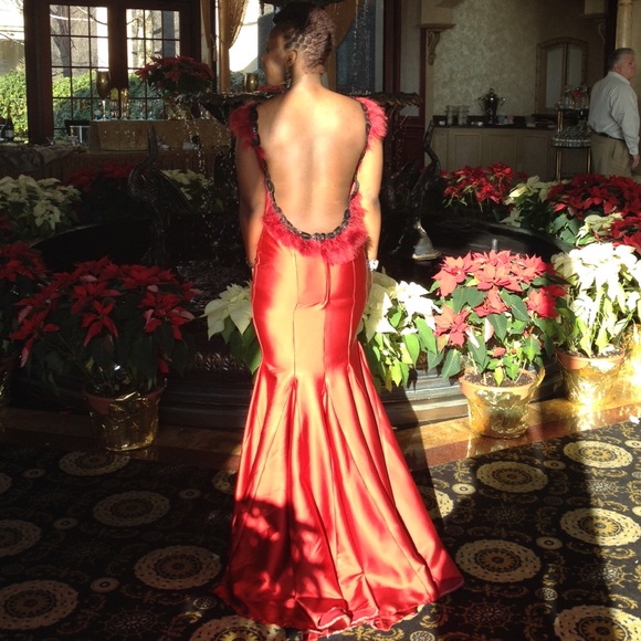 Customize evening wear - Picture 2 of 3