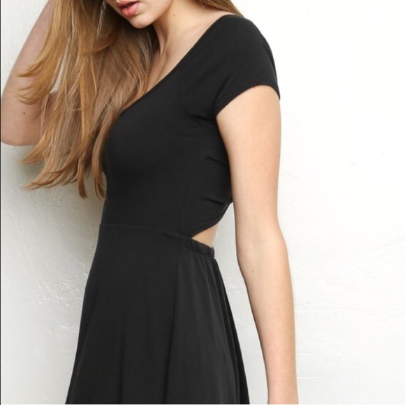 Brandy melville cross back dress - Picture 3 of 3