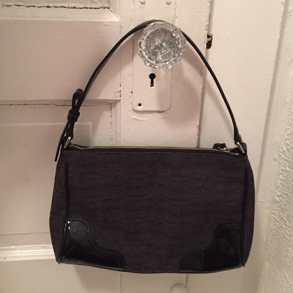 Coach signature and patent handbag - Picture 3 of 4