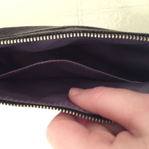 Coach signature and patent handbag - Picture 4 of 4