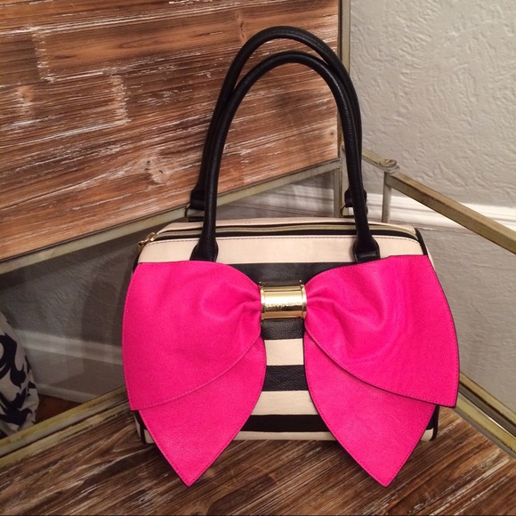Betsey Johnson hand bag/purse. Never worn. Unique!
