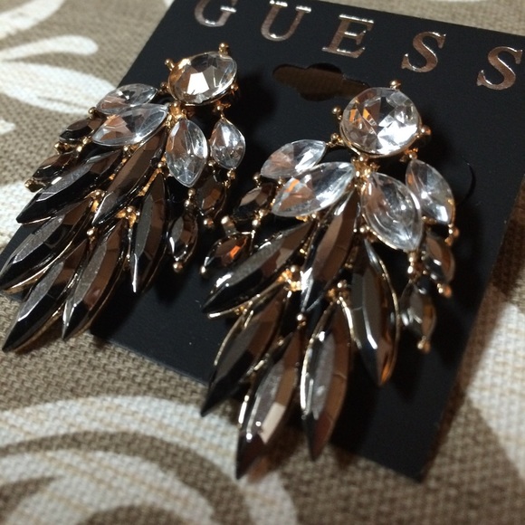 Price Reduced! 💥 Guess Earrings NWT - Picture 1 of 1