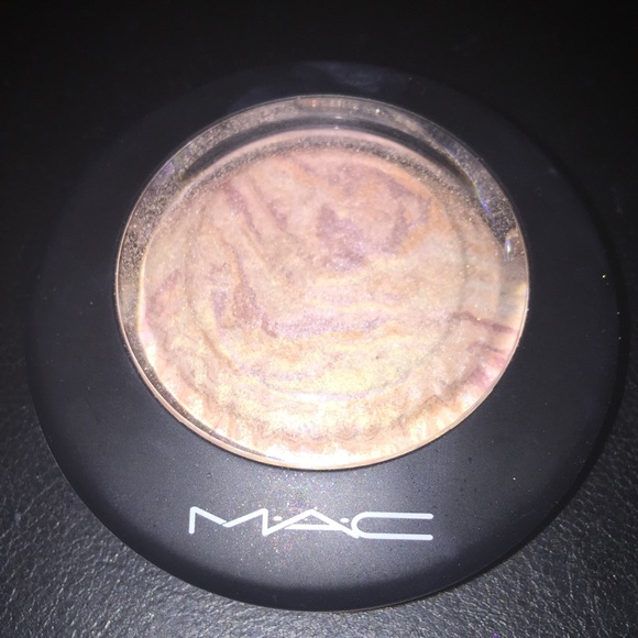 MAC Cosmetics Accessories - MAC Mineralized Skinfinish Perfect Topping