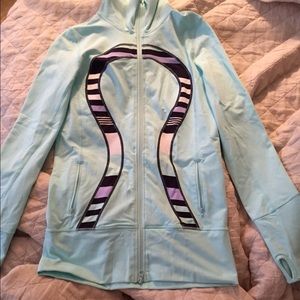 Lululemon in stride jacket