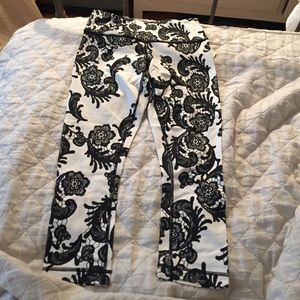 Lululemon- the under crop